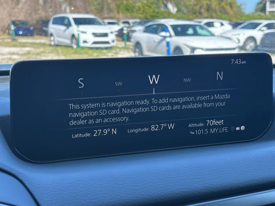 2025 Mazda CX-50 - Image 18 of 31
