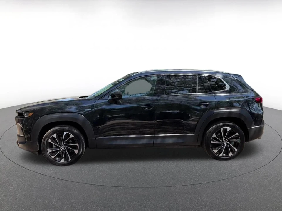 2025 Mazda CX-50 - Image 8 of 31