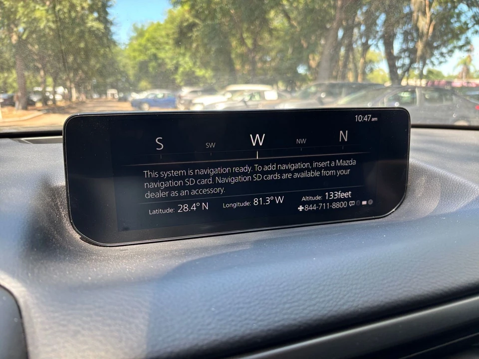 2025 Mazda CX-50 - Image 18 of 31