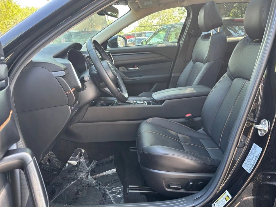 2025 Mazda CX-50 - Image 26 of 31