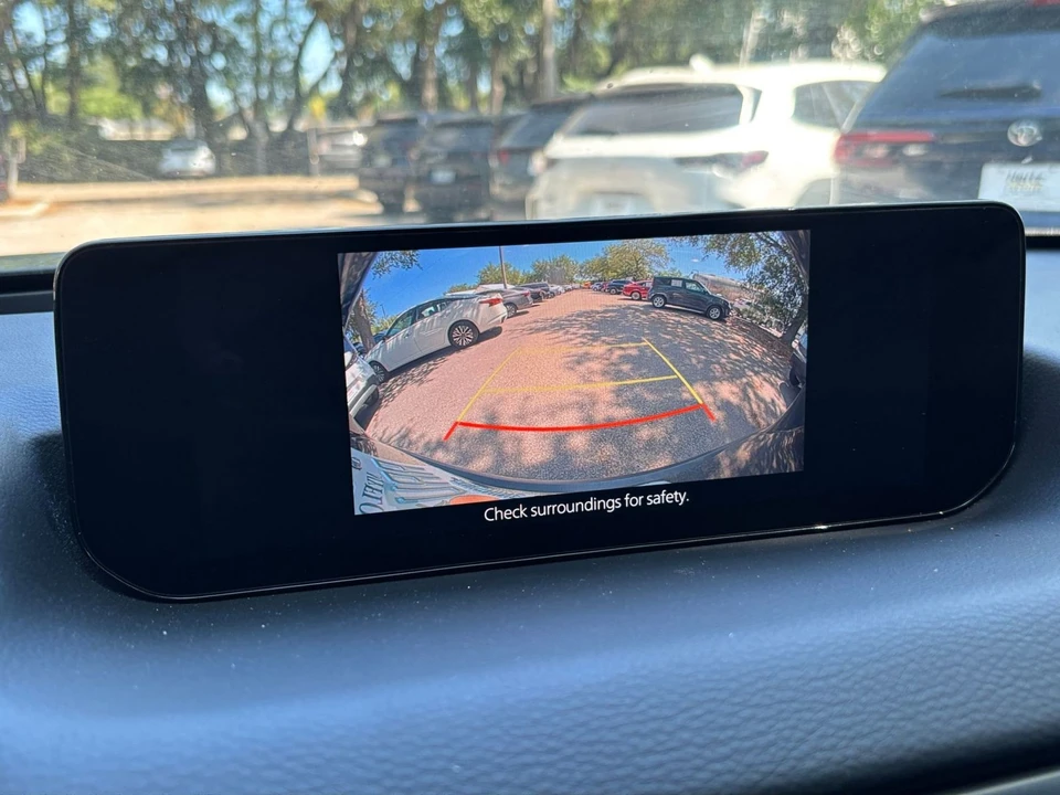 2025 Mazda CX-50 - Image 24 of 31