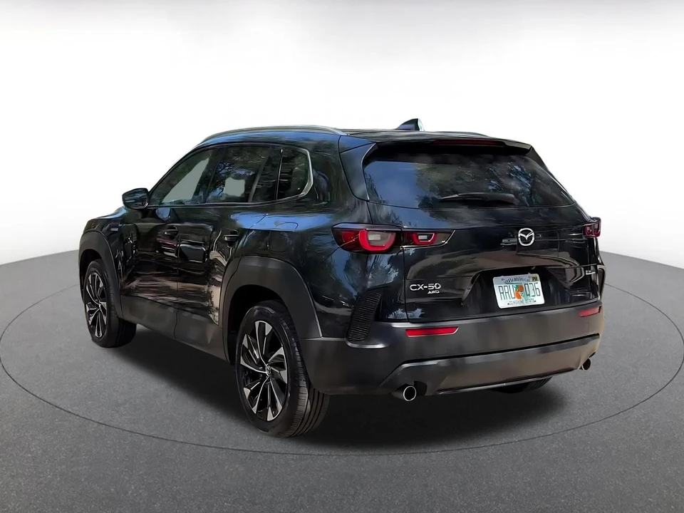 2025 Mazda CX-50 - Image 11 of 31