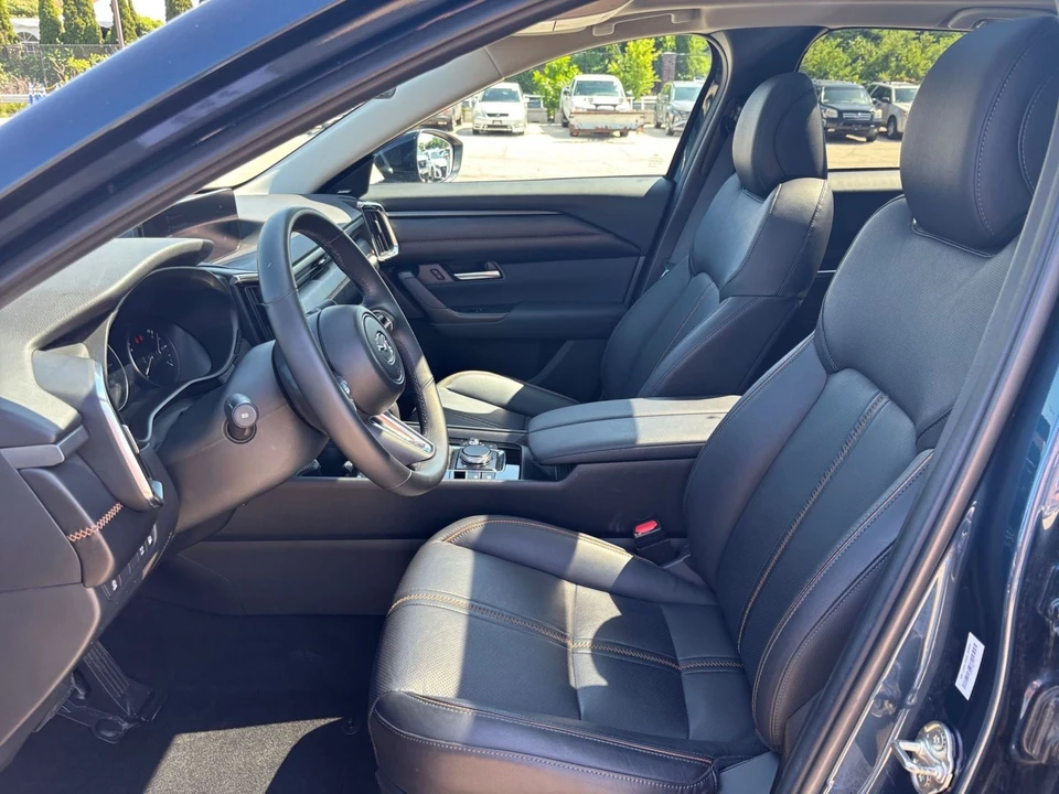2025 Mazda CX-50 - Image 25 of 31