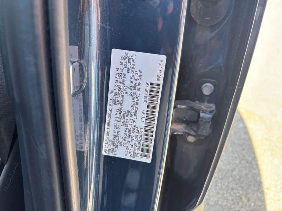 2025 Mazda CX-50 - Image 28 of 31