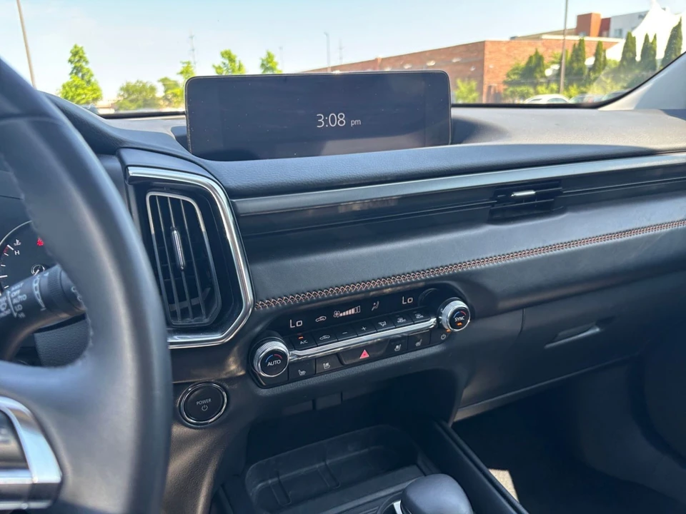 2025 Mazda CX-50 - Image 16 of 31