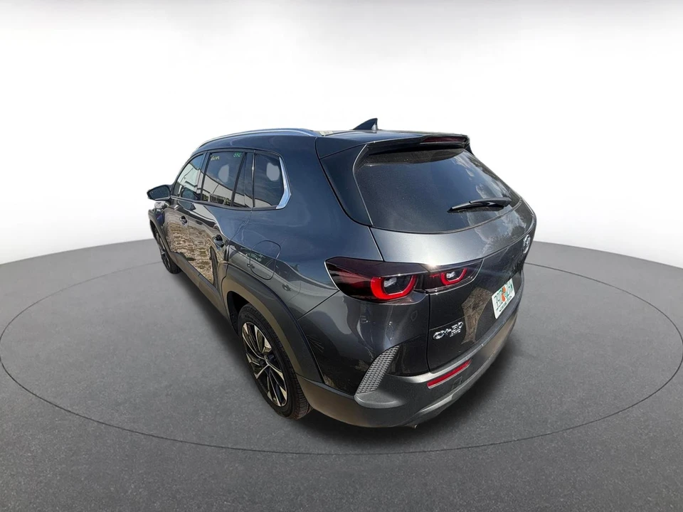 2025 Mazda CX-50 - Image 5 of 10