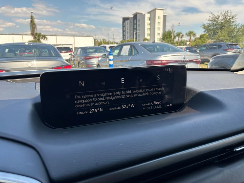2025 Mazda CX-50 - Image 18 of 31