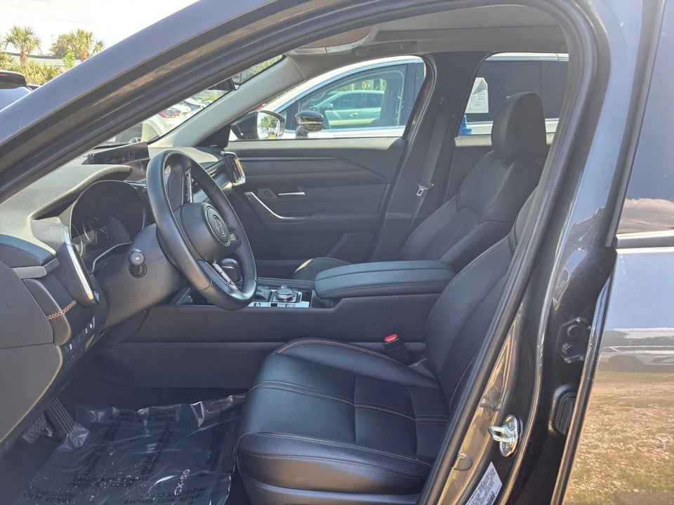2025 Mazda CX-50 - Image 24 of 31