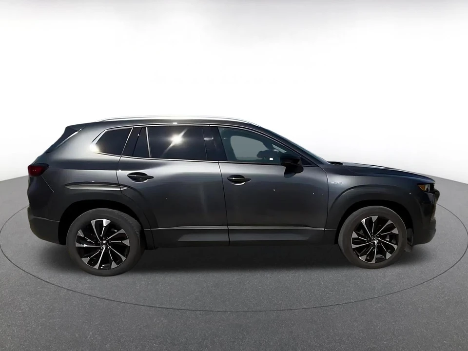2025 Mazda CX-50 - Image 18 of 31