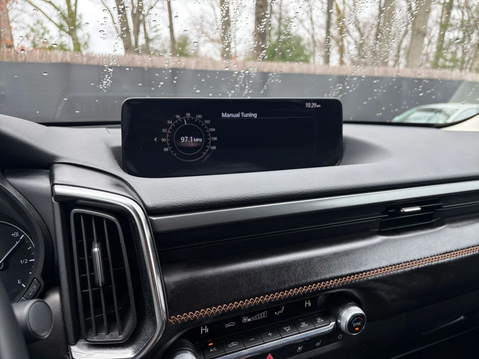 2025 Mazda CX-50 - Image 16 of 31