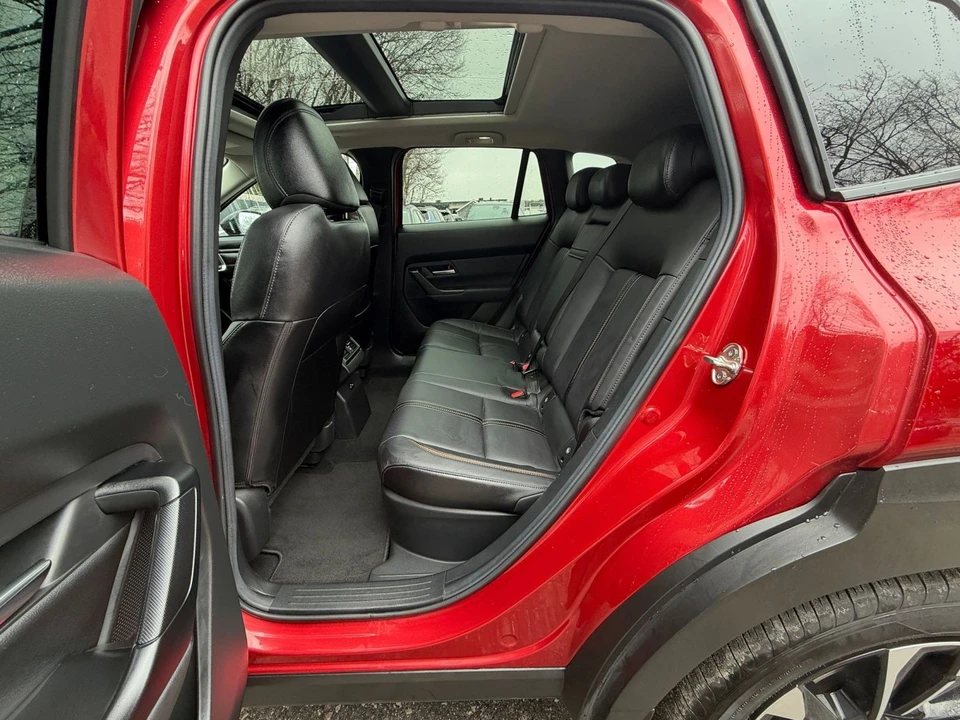 2025 Mazda CX-50 - Image 24 of 31