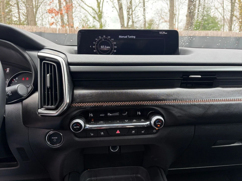 2025 Mazda CX-50 - Image 19 of 31