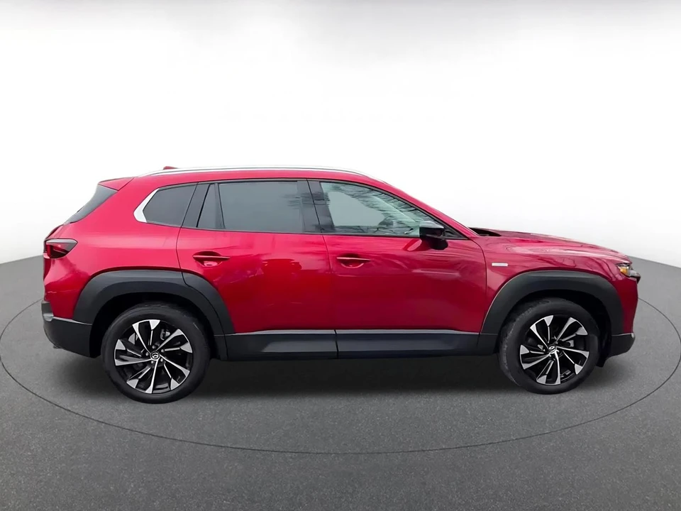 2025 Mazda CX-50 - Image 13 of 31
