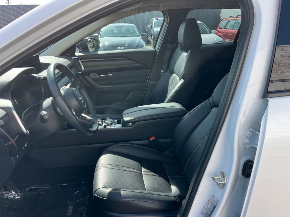 2025 Mazda CX-50 - Image 30 of 31