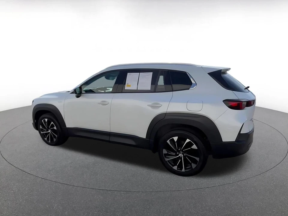2025 Mazda CX-50 - Image 8 of 31