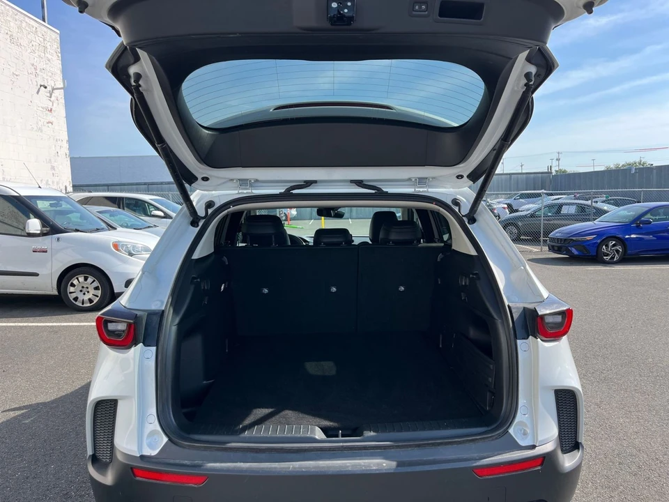 2025 Mazda CX-50 - Image 28 of 31