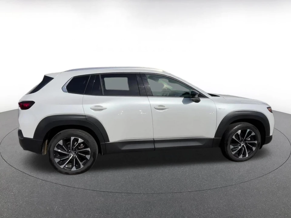 2025 Mazda CX-50 - Image 13 of 31