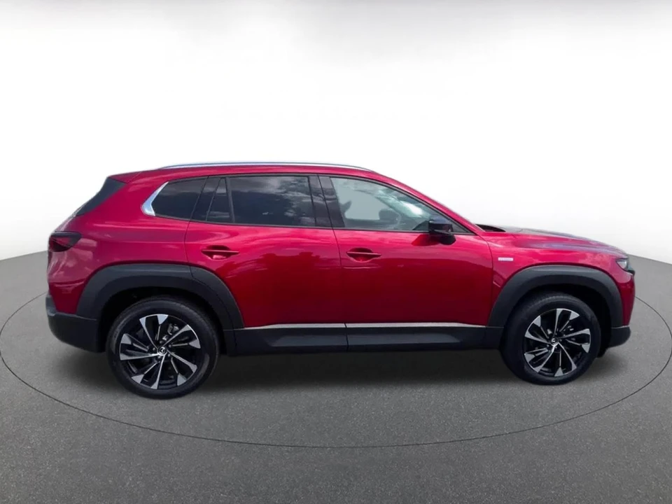 2025 Mazda CX-50 - Image 15 of 31