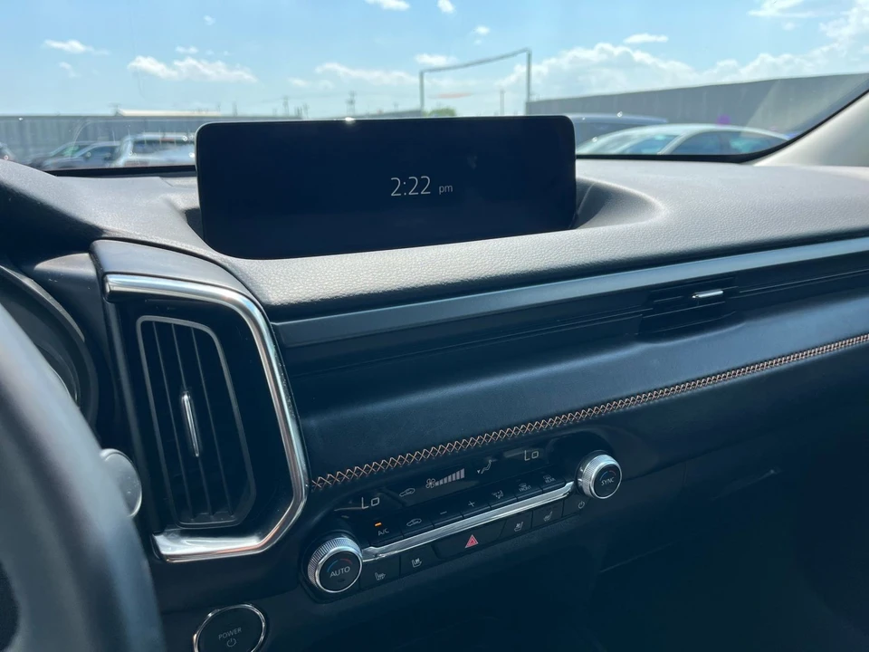 2025 Mazda CX-50 - Image 18 of 31