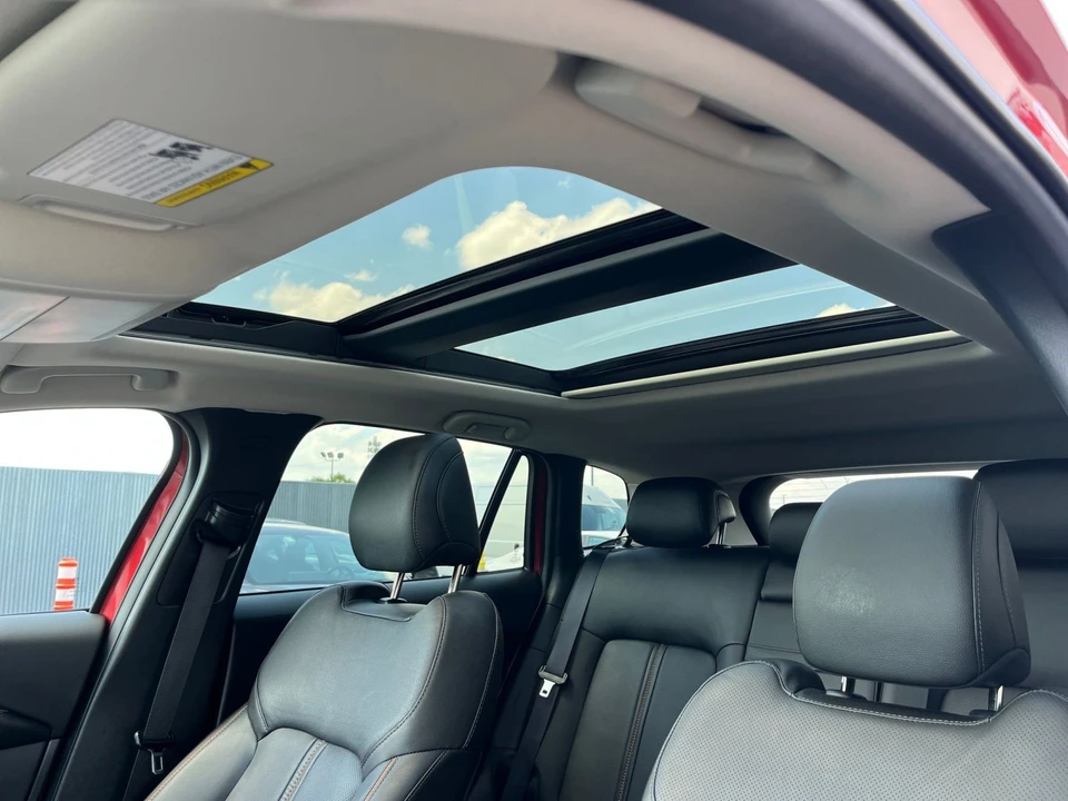 2025 Mazda CX-50 - Image 27 of 31
