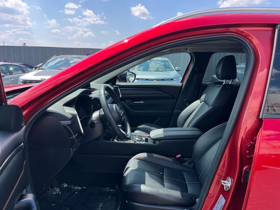 2025 Mazda CX-50 - Image 25 of 31
