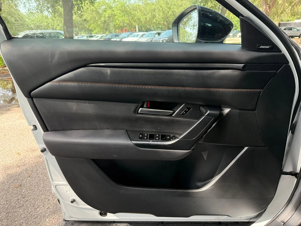 2025 Mazda CX-50 - Image 21 of 31