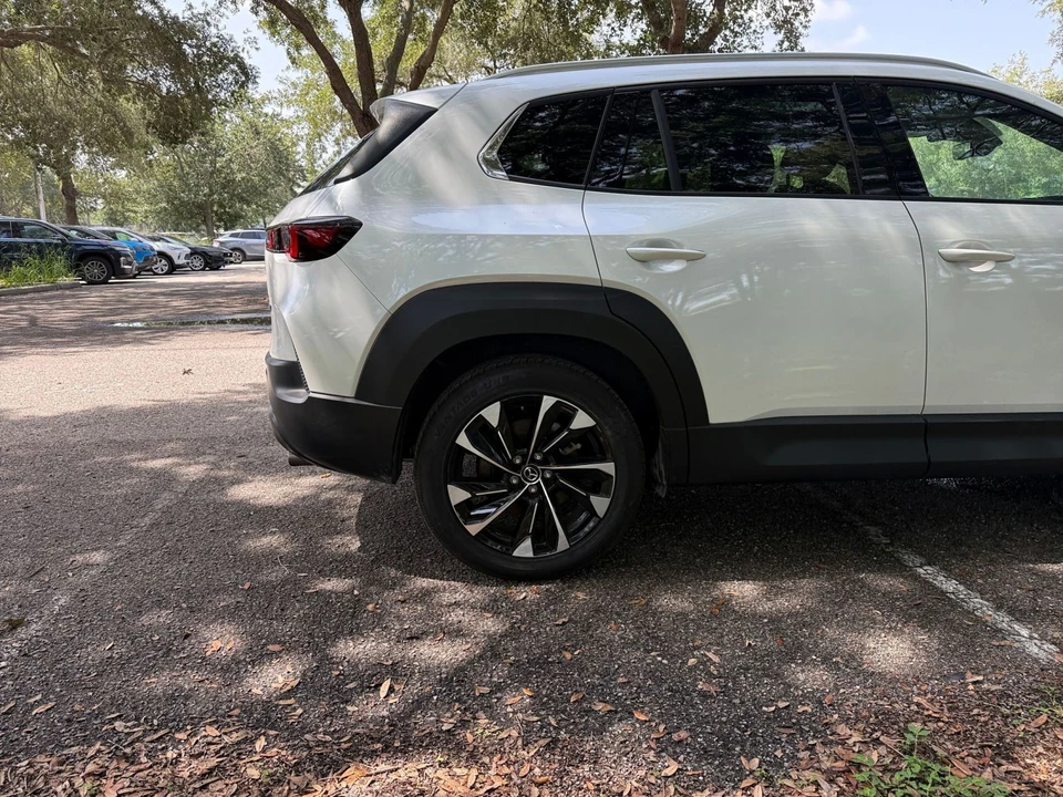 2025 Mazda CX-50 - Image 18 of 31