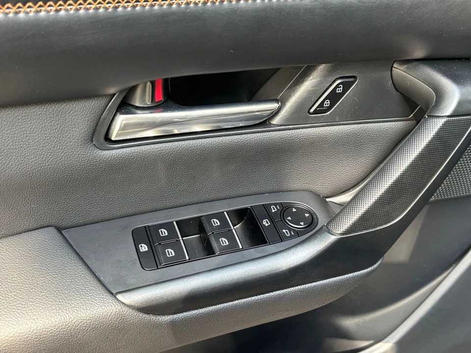 2025 Mazda CX-50 - Image 17 of 31