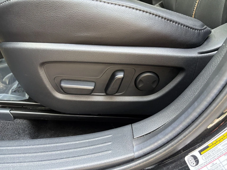 2025 Mazda CX-50 - Image 25 of 31