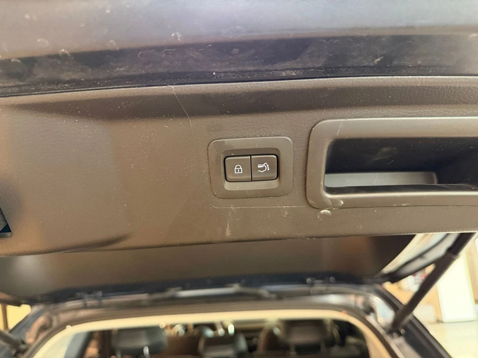 2025 Mazda CX-50 - Image 25 of 31