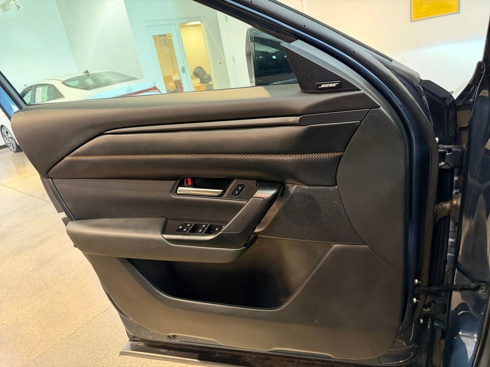 2025 Mazda CX-50 - Image 20 of 31