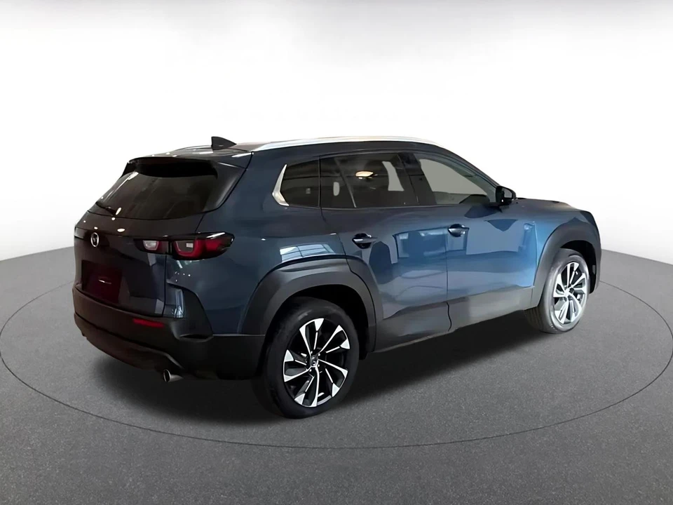 2025 Mazda CX-50 - Image 16 of 31
