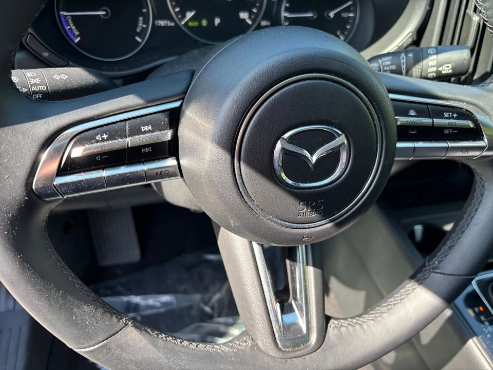 2025 Mazda CX-50 - Image 25 of 31