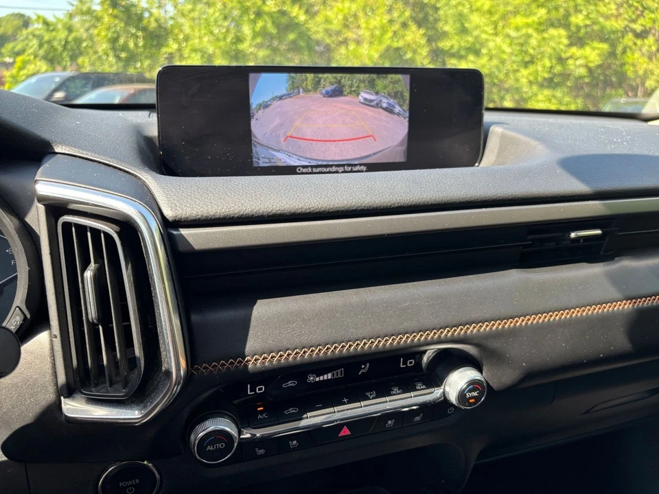 2025 Mazda CX-50 - Image 16 of 31