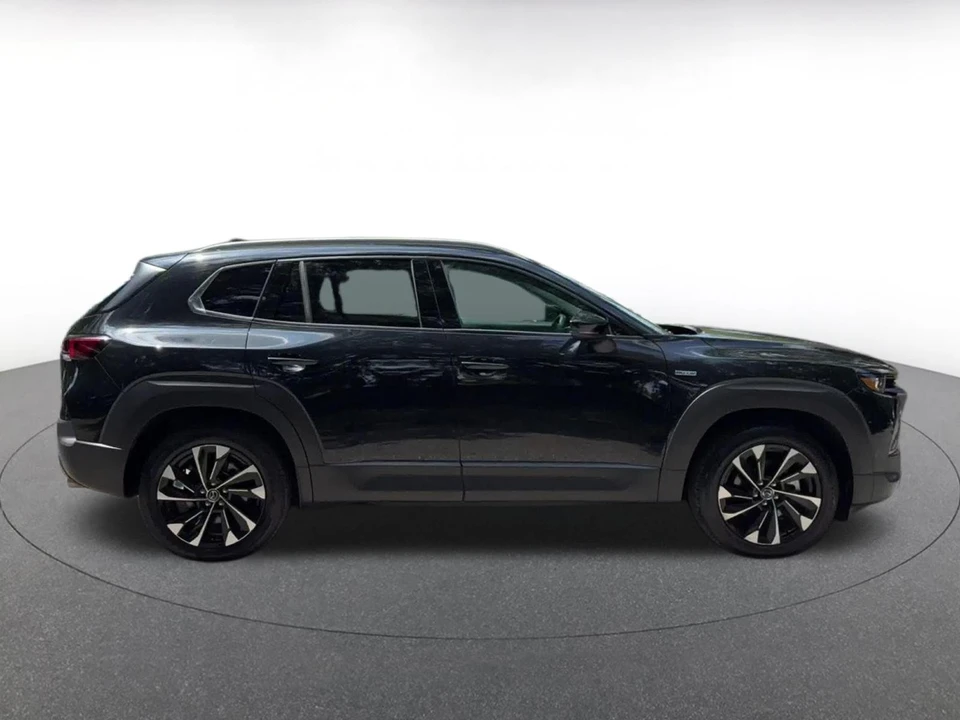 2025 Mazda CX-50 - Image 19 of 31