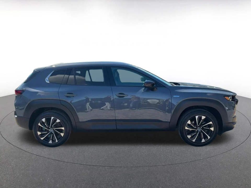 2025 Mazda CX-50 - Image 18 of 31