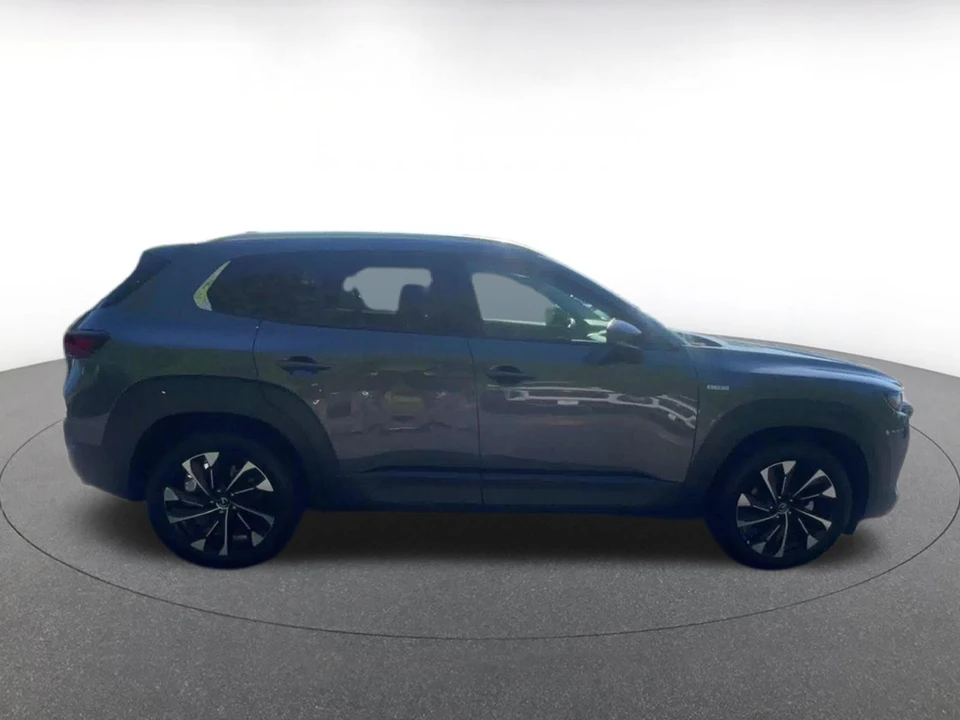 2025 Mazda CX-50 - Image 13 of 31