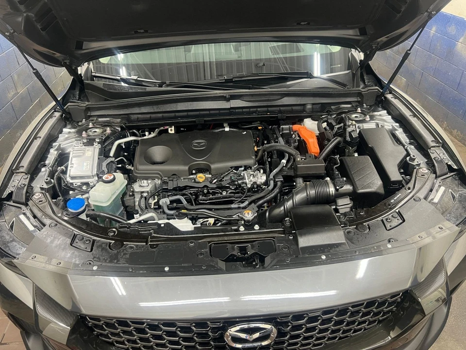2025 Mazda CX-50 - Image 26 of 31