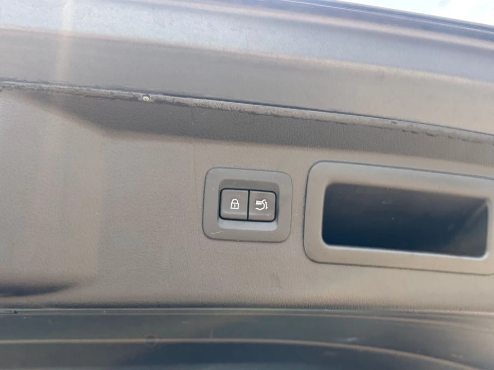 2025 Mazda CX-50 - Image 25 of 31
