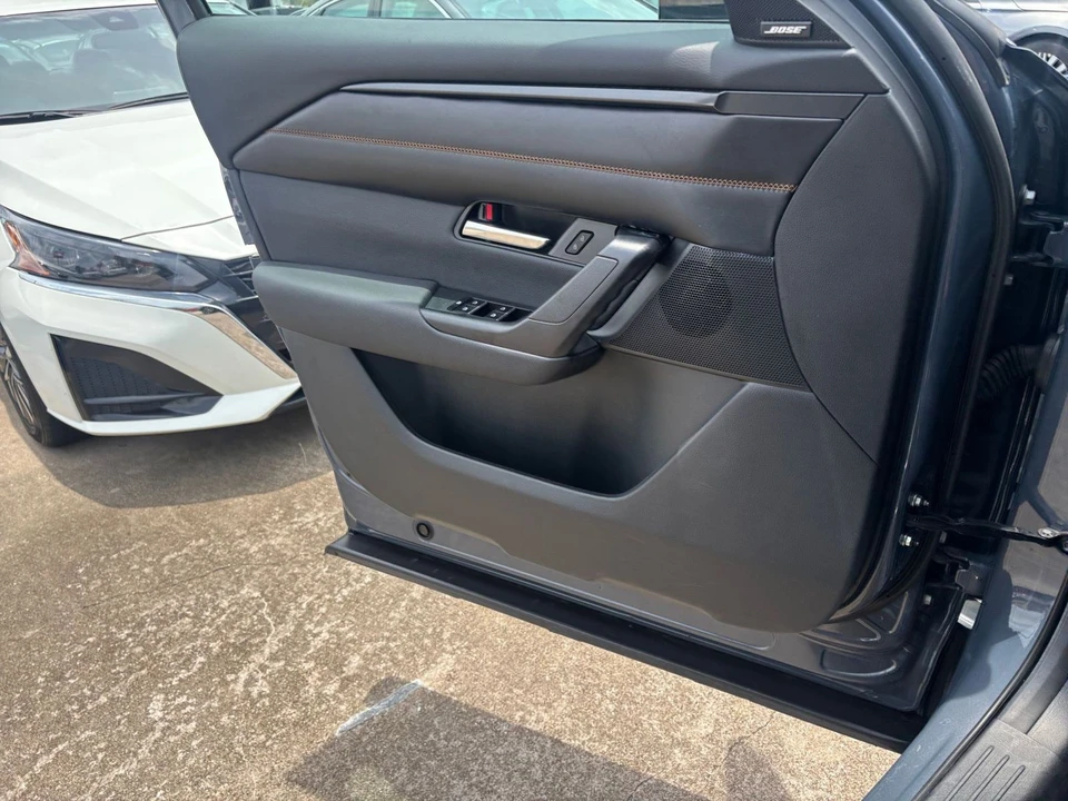 2025 Mazda CX-50 - Image 20 of 31