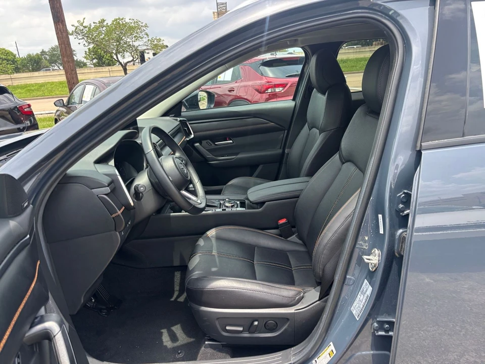 2025 Mazda CX-50 - Image 30 of 31