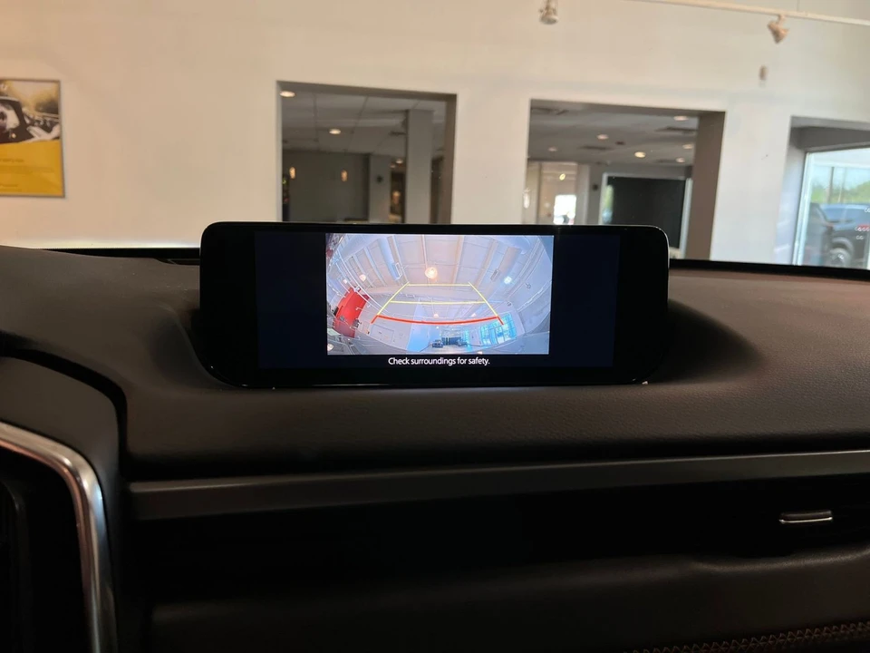 2025 Mazda CX-50 - Image 21 of 31