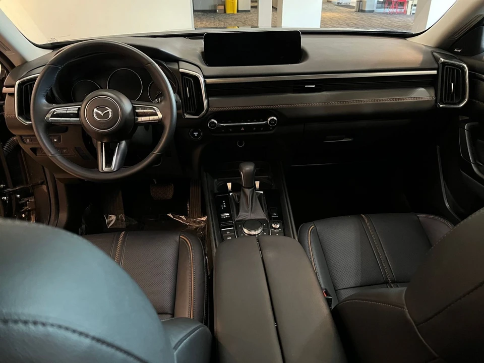2025 Mazda CX-50 - Image 30 of 31