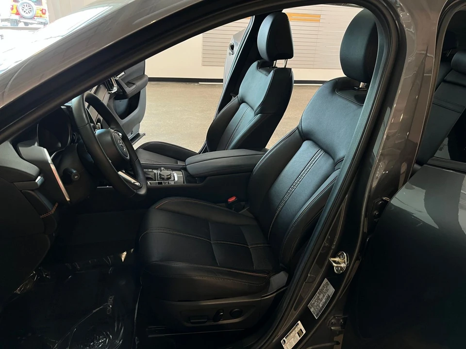 2025 Mazda CX-50 - Image 23 of 31