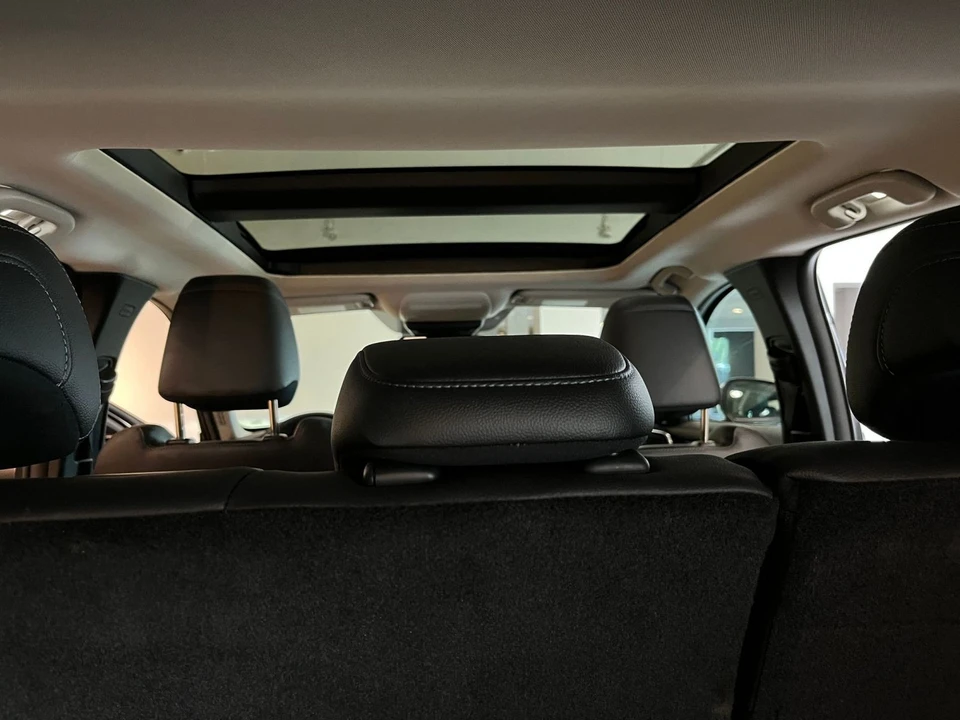 2025 Mazda CX-50 - Image 25 of 31