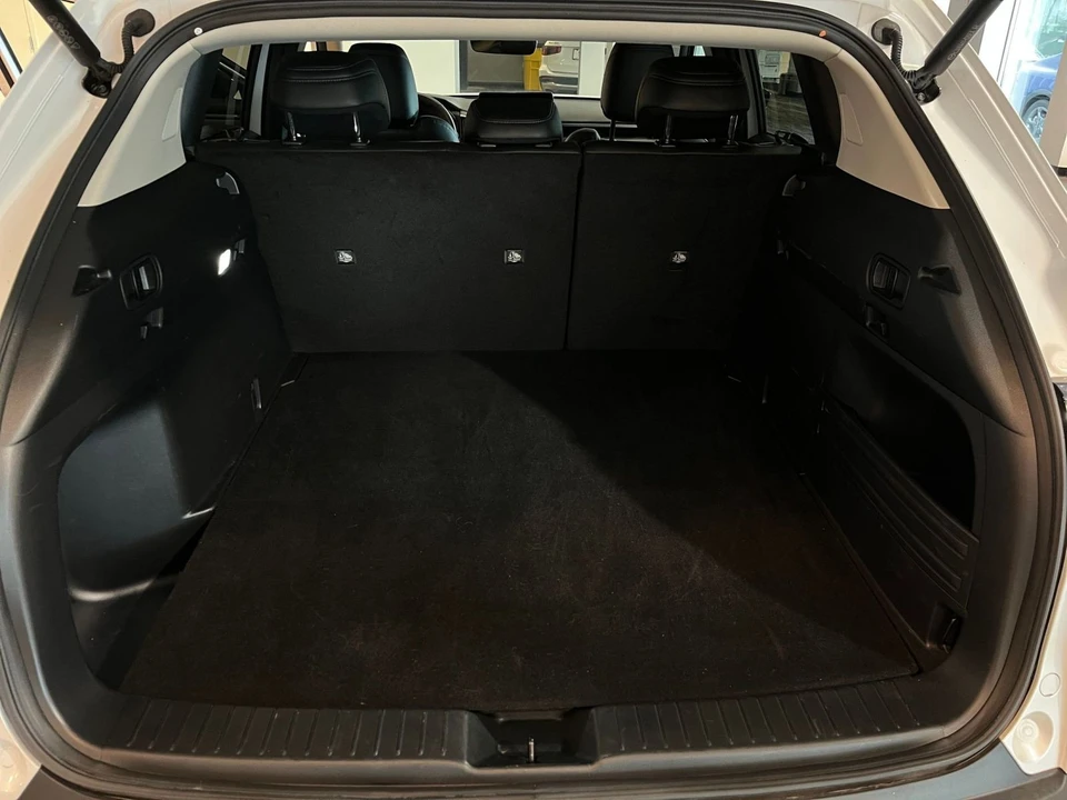 2025 Mazda CX-50 - Image 30 of 31