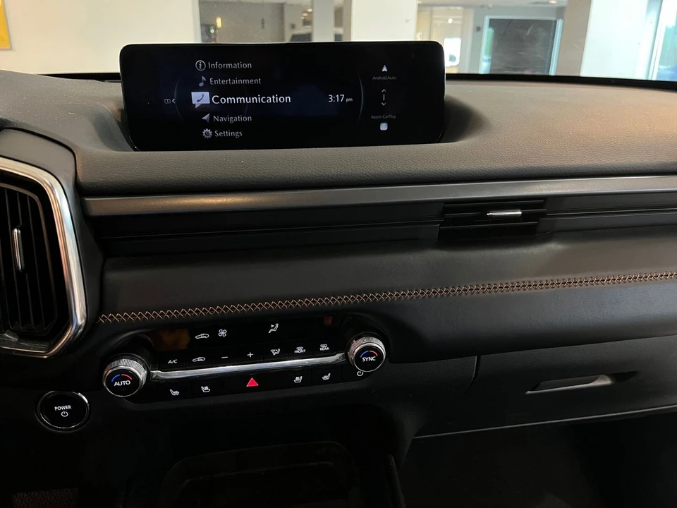 2025 Mazda CX-50 - Image 19 of 31