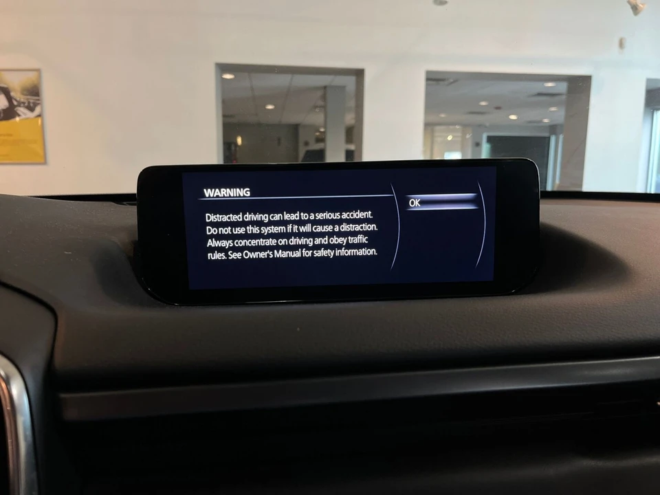 2025 Mazda CX-50 - Image 18 of 31