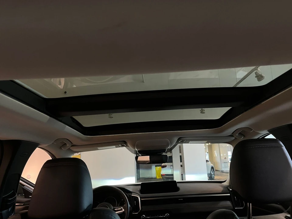 2025 Mazda CX-50 - Image 27 of 31