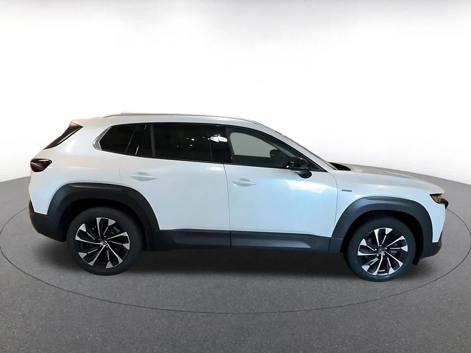 2025 Mazda CX-50 - Image 17 of 31